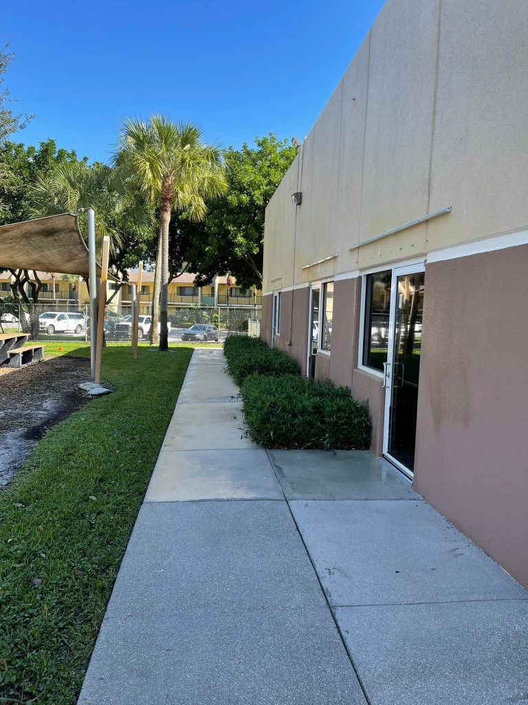 Exterior Cleaning for Apartment Complexes in Broward County